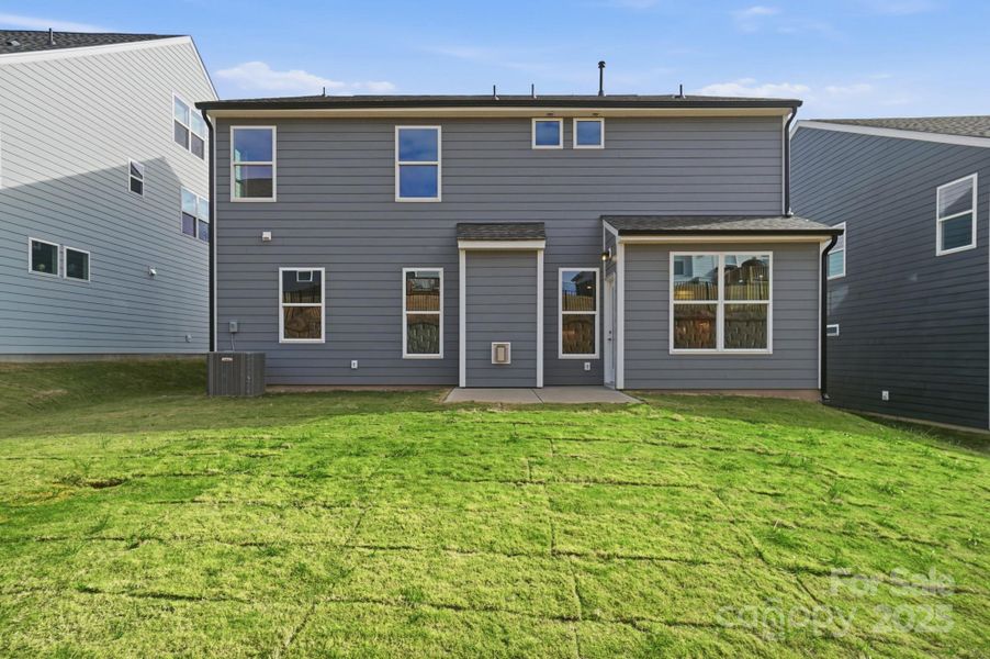 Exterior details and patio area of a home in Summerlin, Mooresville (Image 22).