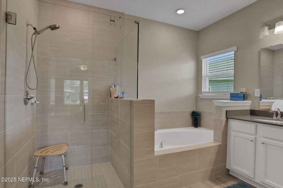 Furnished interior view inside a new home in , Green Cove Springs (Image 33). Furnished interior view inside a new home in , Green Cove Springs (Image 33).