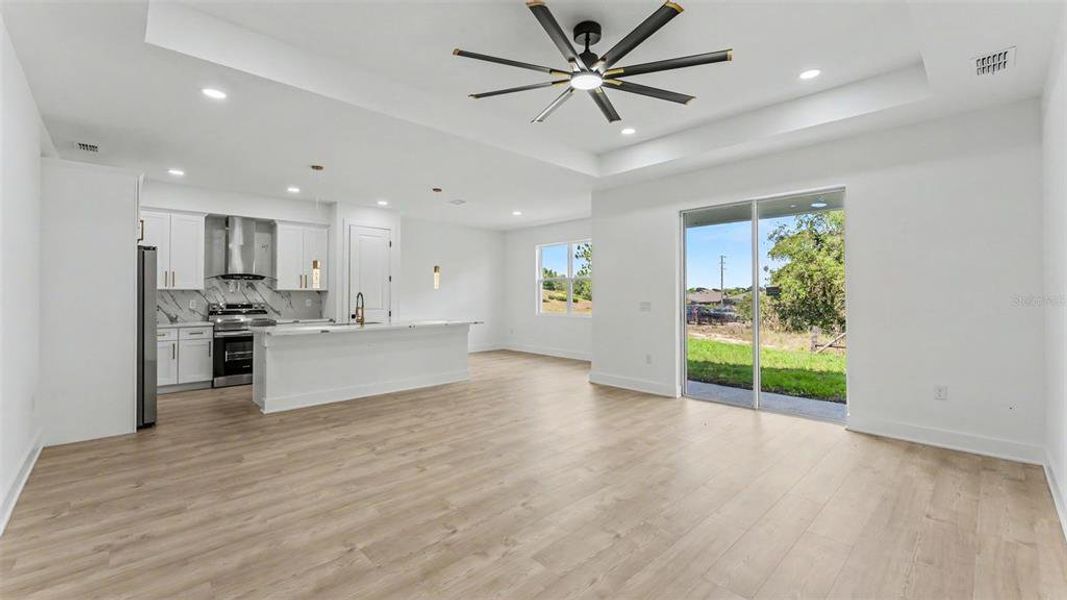 Spacious, unfurnished interior of a new home in , Davenport (Image 16).
