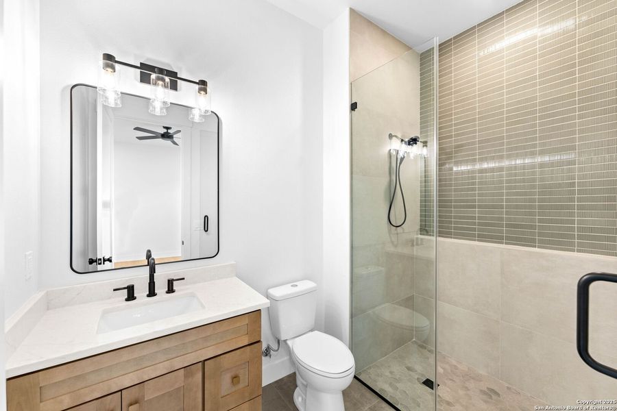 Furnished interior view inside a new home in , Boerne (Image 40).