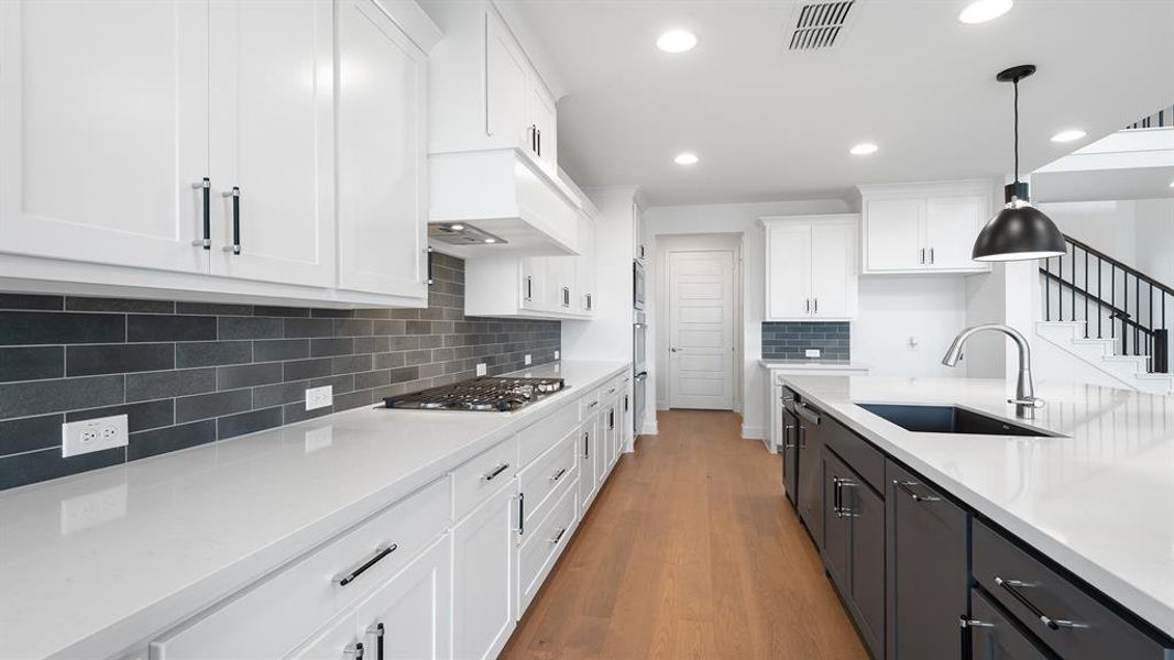 Furnished interior view inside a new home in Myrtle Creek 71', Waxahachie (Image 7).