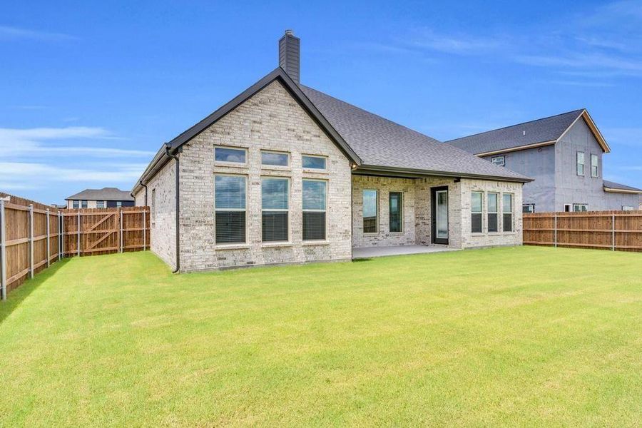 Exterior details and patio area of a home in , Venus (Image 23).