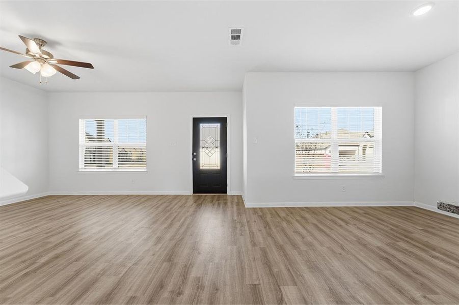 Spacious, unfurnished interior of a new home in La Terra, Celina (Image 12).