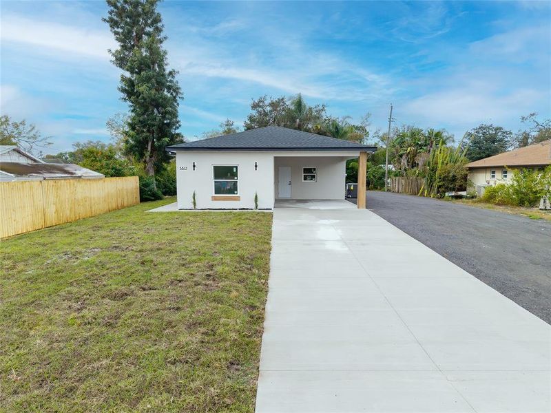 Exterior details and patio area of a home in , Sebring (Image 33).