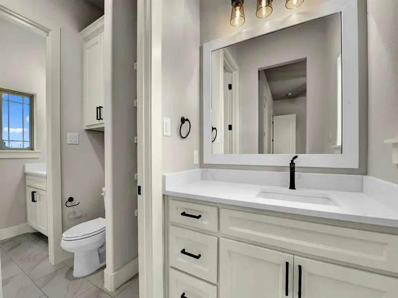 Furnished interior view inside a new home in , Weatherford (Image 11).