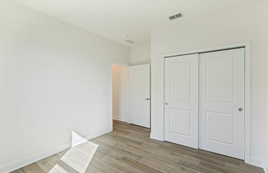 Spacious, unfurnished interior of a new home in Del Webb Southern Harmony, Murfreesboro (Image 30).