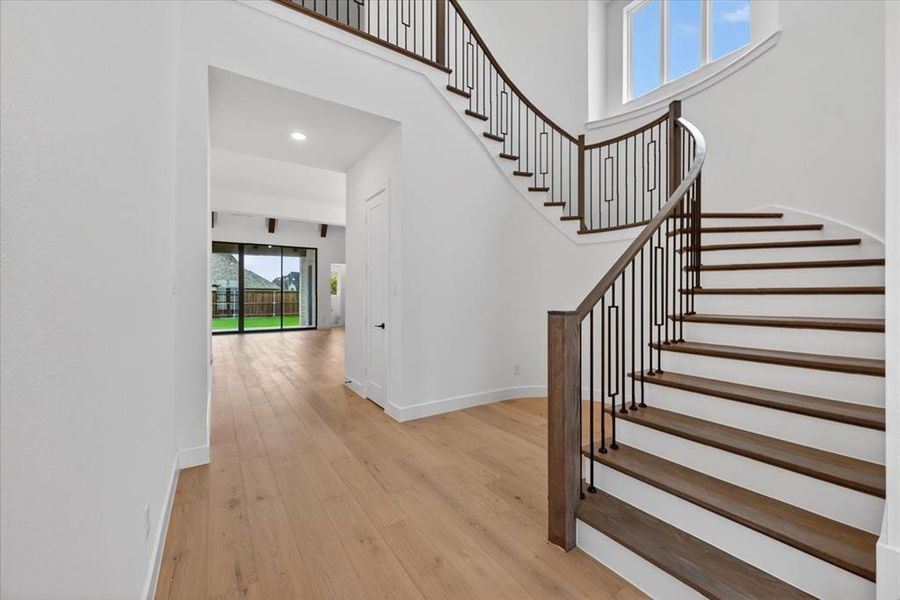 Spacious, unfurnished interior of a new home in Mustang Lakes, Celina (Image 26).