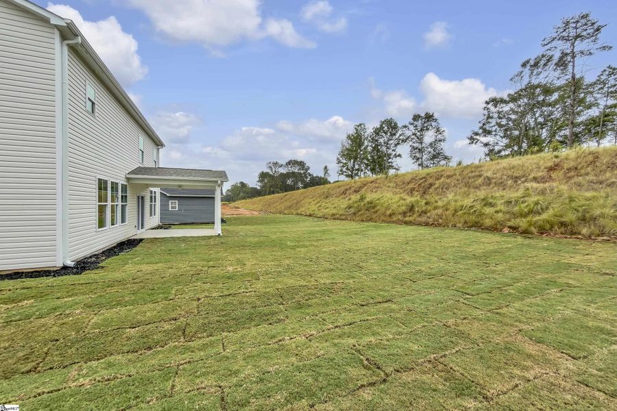 Exterior details and patio area of a home in Lynbrook, Boiling Springs (Image 18).
