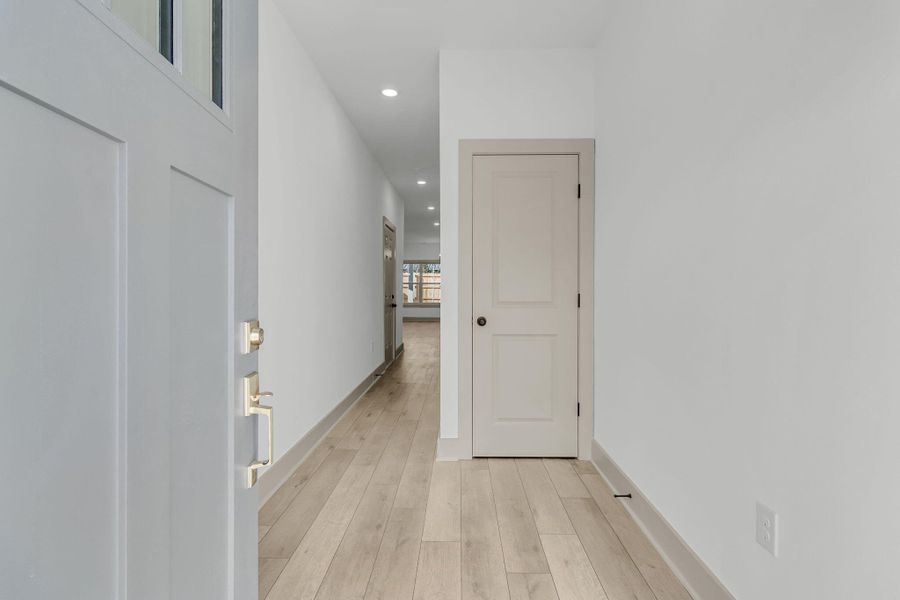 Spacious, unfurnished interior of a new home in , North Charleston (Image 20).