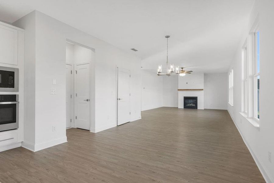 Spacious, unfurnished interior of a new home in Pickens Bluff, Hiram (Image 24).