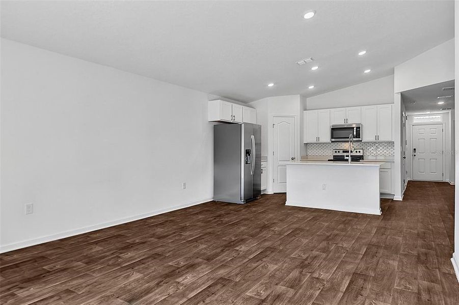 Spacious, unfurnished interior of a new home in , Palm Coast (Image 17).