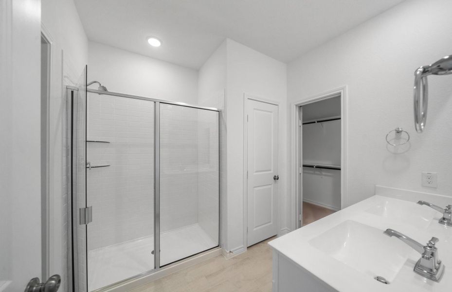 Furnished interior view inside a new home in River Ranch, Dayton (Image 6).