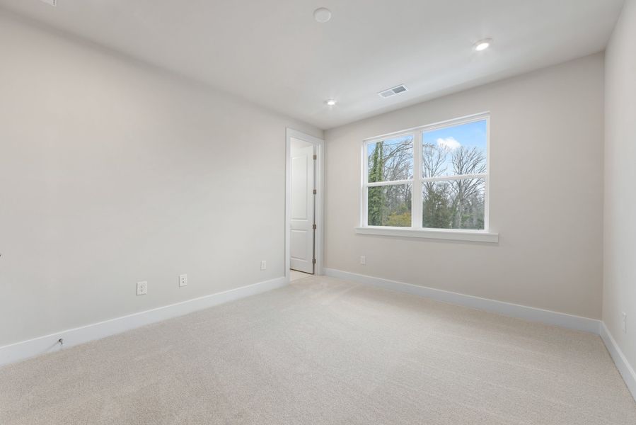 Spacious, unfurnished interior of a new home in Context at Oakhurst, Charlotte (Image 33). Spacious, unfurnished interior of a new home in Context at Oakhurst, Charlotte (Image 33).
