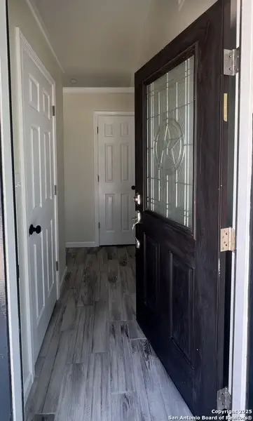 Furnished interior view inside a new home in , Bandera (Image 5).