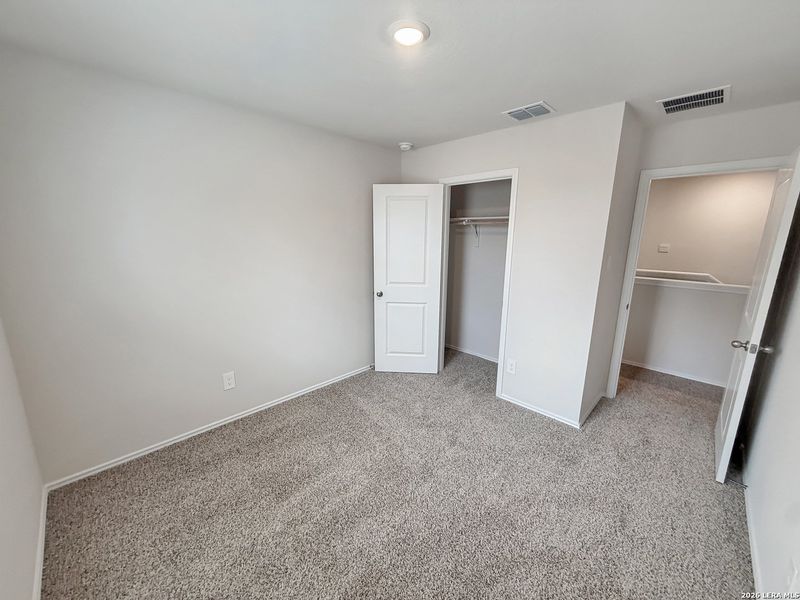Spacious, unfurnished interior of a new home in Spring Valley, New Braunfels (Image 21).