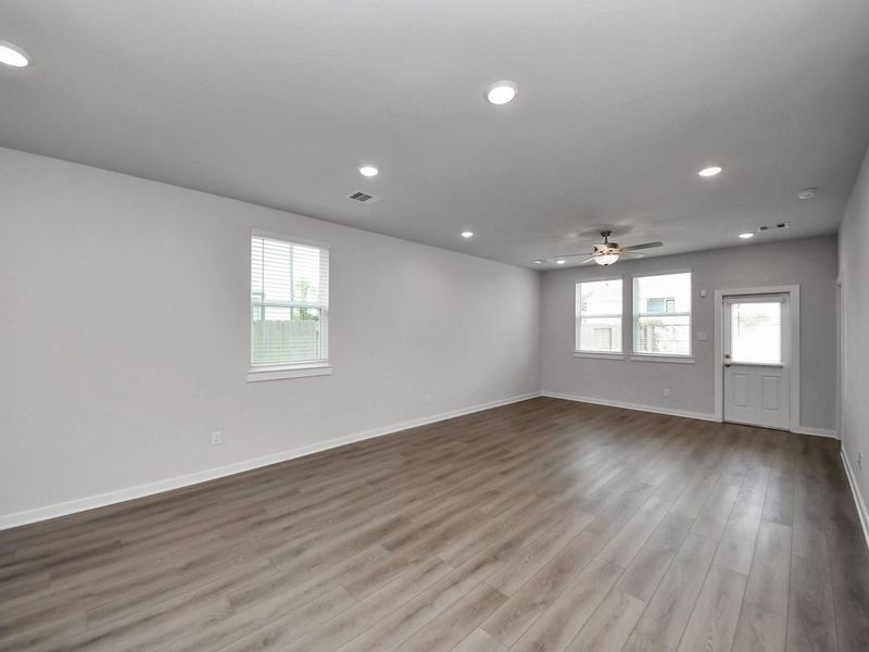 Spacious, unfurnished interior of a new home in Robins Landing, Houston (Image 22). Spacious, unfurnished interior of a new home in Robins Landing, Houston (Image 22).