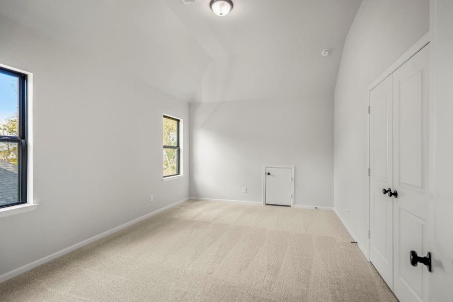 Spacious, unfurnished interior of a new home in Sienna 70' Lots, Missouri City (Image 46). Spacious, unfurnished interior of a new home in Sienna 70' Lots, Missouri City (Image 46).