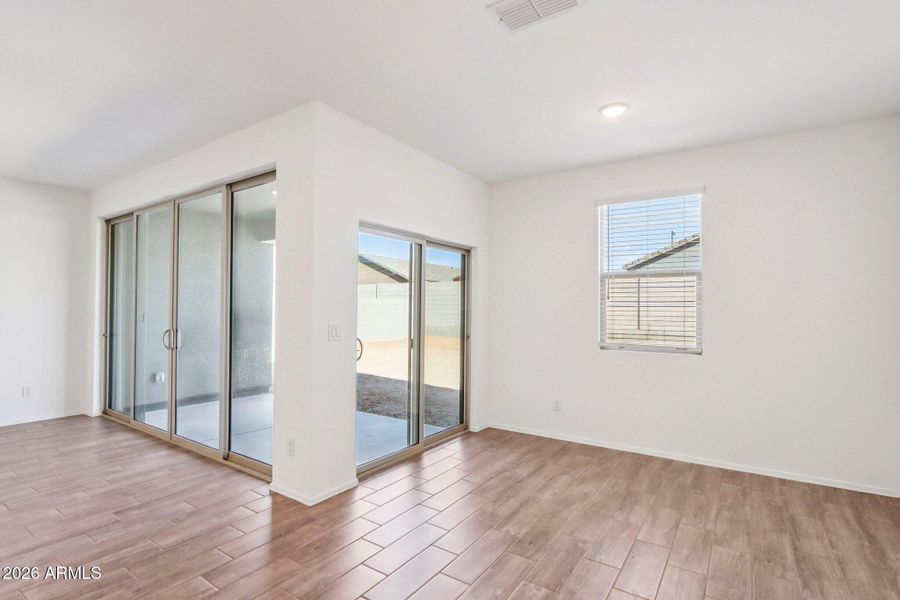 6-web-or-mls-W Bowker St-S2703-006