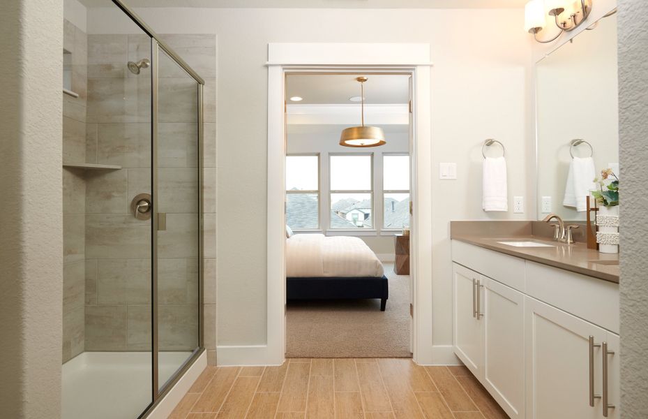 Double Vanity Sinks in Owner's Bath