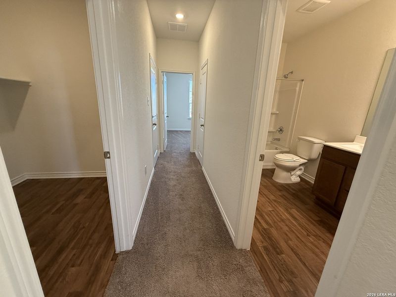 Spacious, unfurnished interior of a new home in Legend Point, New Braunfels (Image 19).