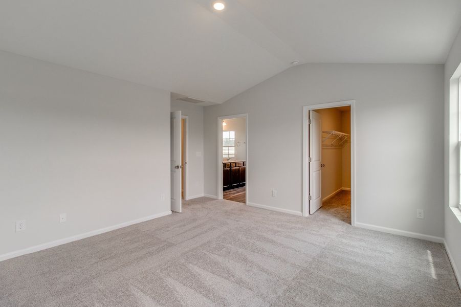 Spacious, unfurnished interior of a new home in Ellington, Elgin (Image 31).