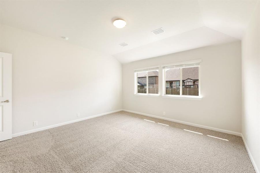 Spacious, unfurnished interior of a new home in Godley Ranch Elements, Godley (Image 18).