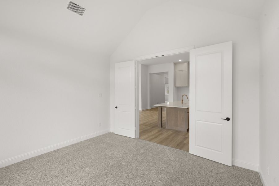 Spacious, unfurnished interior of a new home in Ridgepoint, Midlothian (Image 21).