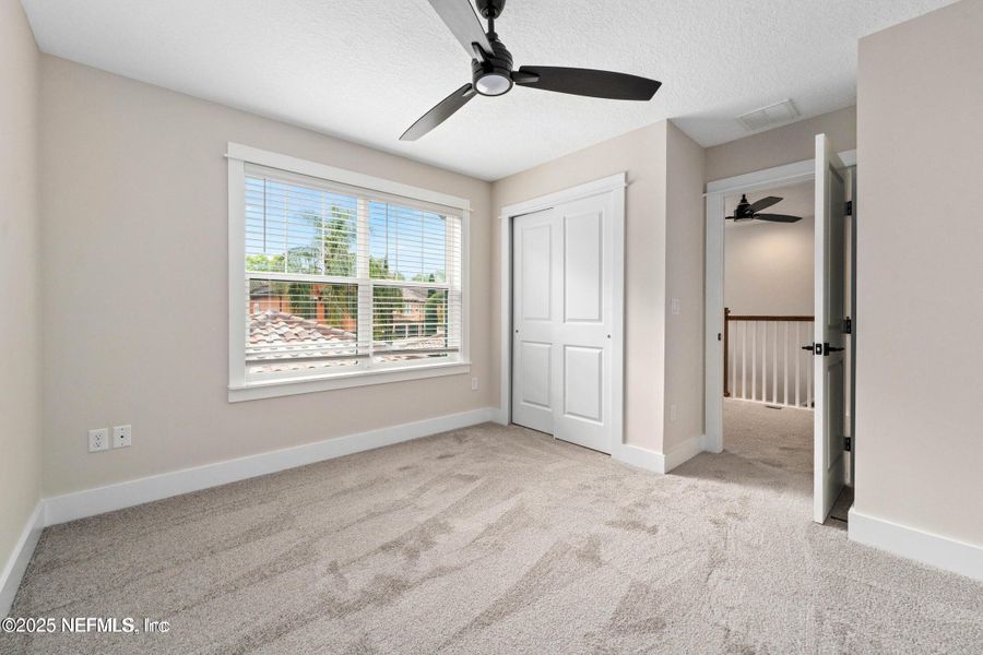 Spacious, unfurnished interior of a new home in , Jacksonville (Image 21).