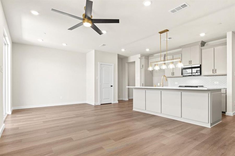 006-729TowerRoad-Wylie-TX-75098-Living.jpg-SMALL 006-729TowerRoad-Wylie-TX-75098-Living.jpg-SMALL