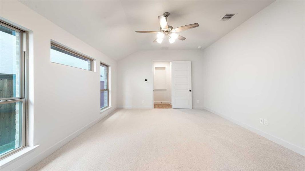 Spacious, unfurnished interior of a new home in The Parks At Wilson Creek 40', Celina (Image 18). Spacious, unfurnished interior of a new home in The Parks At Wilson Creek 40', Celina (Image 18).