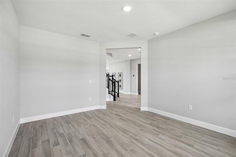 Spacious, unfurnished interior of a new home in Wolf Lake Ranch, Apopka (Image 14).