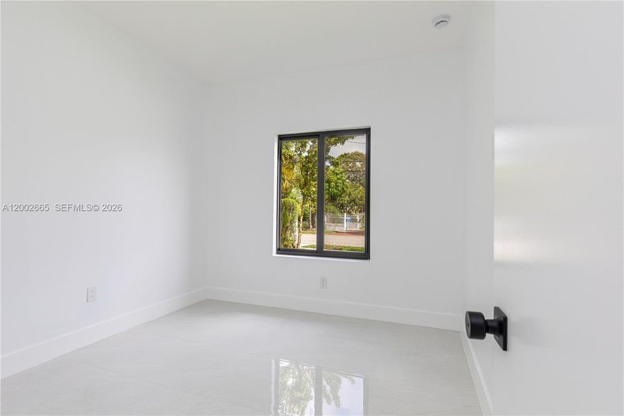 Spacious, unfurnished interior of a new home in , Miami (Image 18).