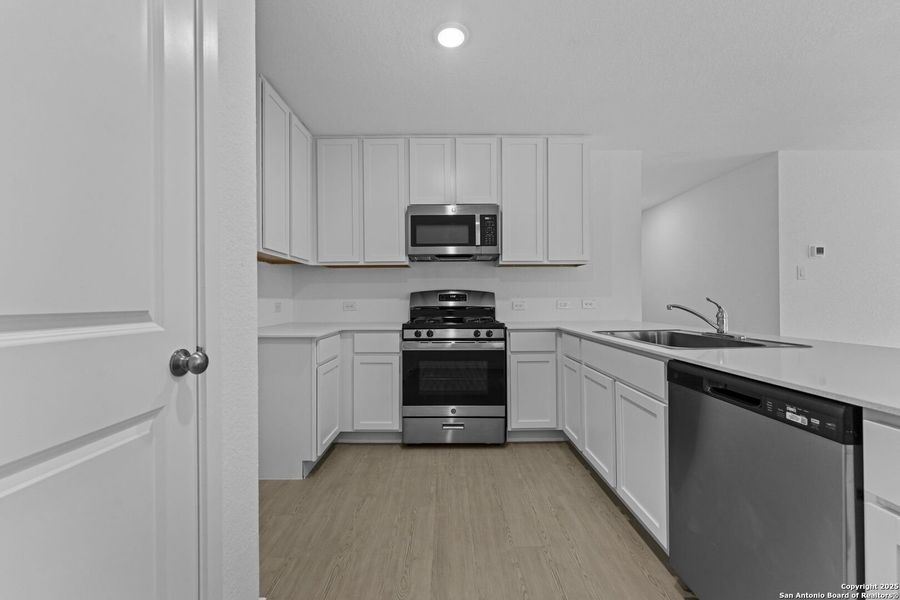 Furnished interior view inside a new home in Torian Village: Watermill Collection, San Antonio (Image 5). Furnished interior view inside a new home in Torian Village: Watermill Collection, San Antonio (Image 5).