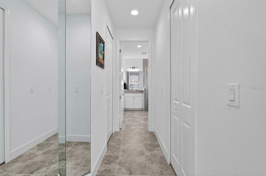 Spacious, unfurnished interior of a new home in , Daytona Beach (Image 27).