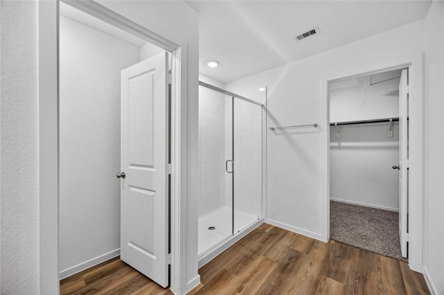 Spacious, unfurnished interior of a new home in Allison Park, Houston (Image 23). Spacious, unfurnished interior of a new home in Allison Park, Houston (Image 23).