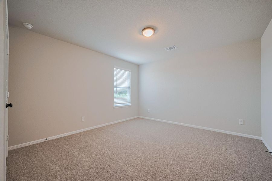 Spacious, unfurnished interior of a new home in La Segarra, Brookshire (Image 45).