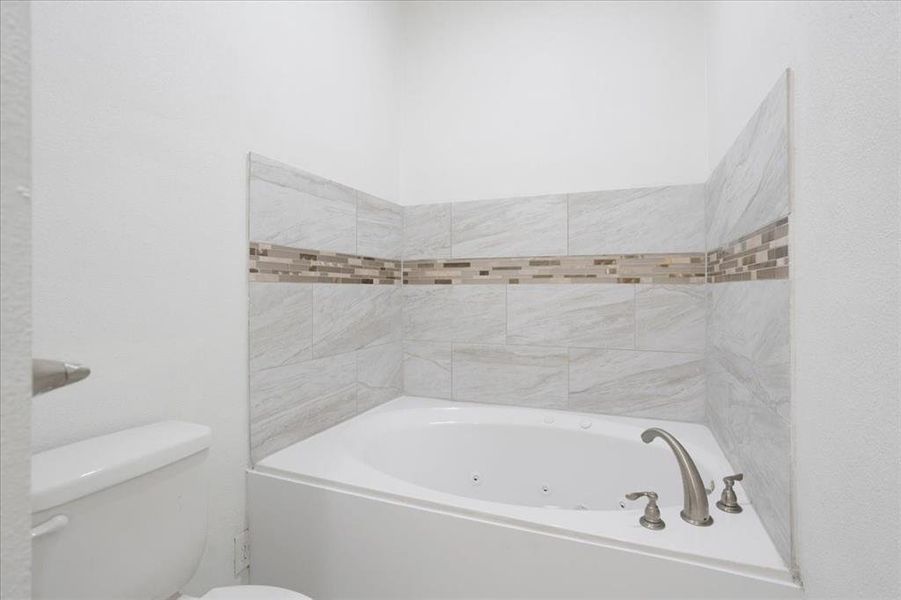 Close-up of interior finishes inside a home in , Van Alstyne (Image 20).