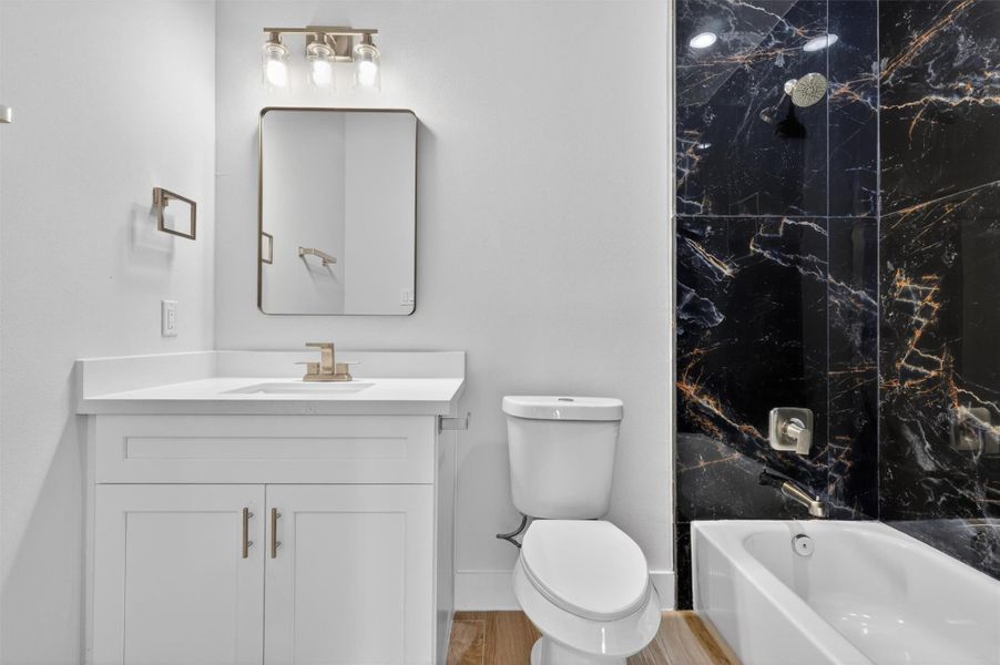 1067-3rd Ensuite-Bathroom Upstairs