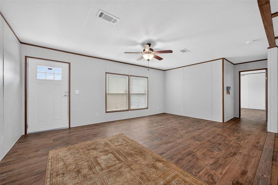 Spacious, unfurnished interior of a new home in , Kaufman (Image 17).