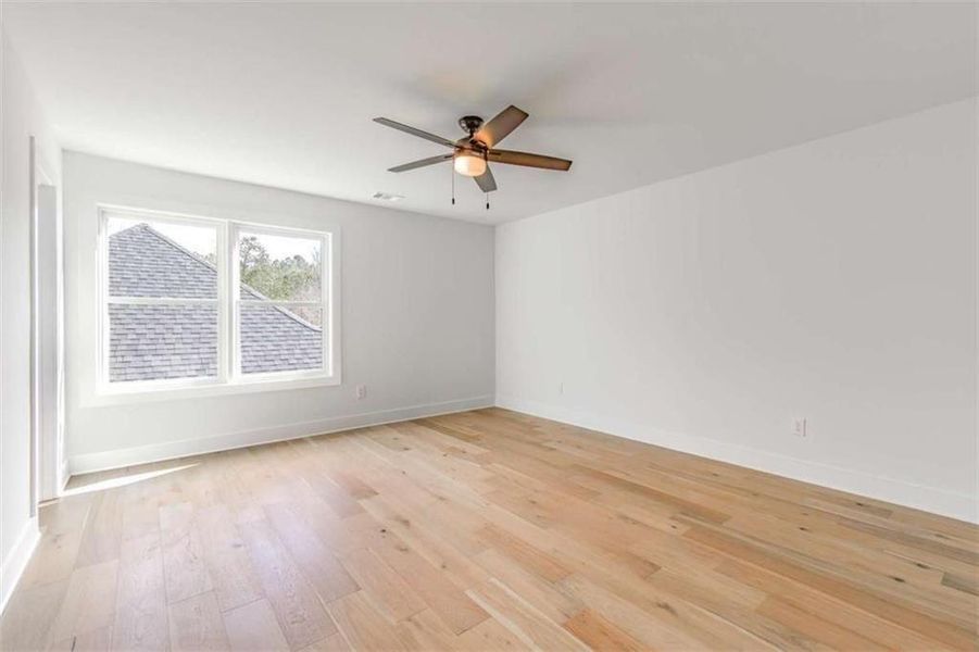Spacious, unfurnished interior of a new home in , Gainesville (Image 40).