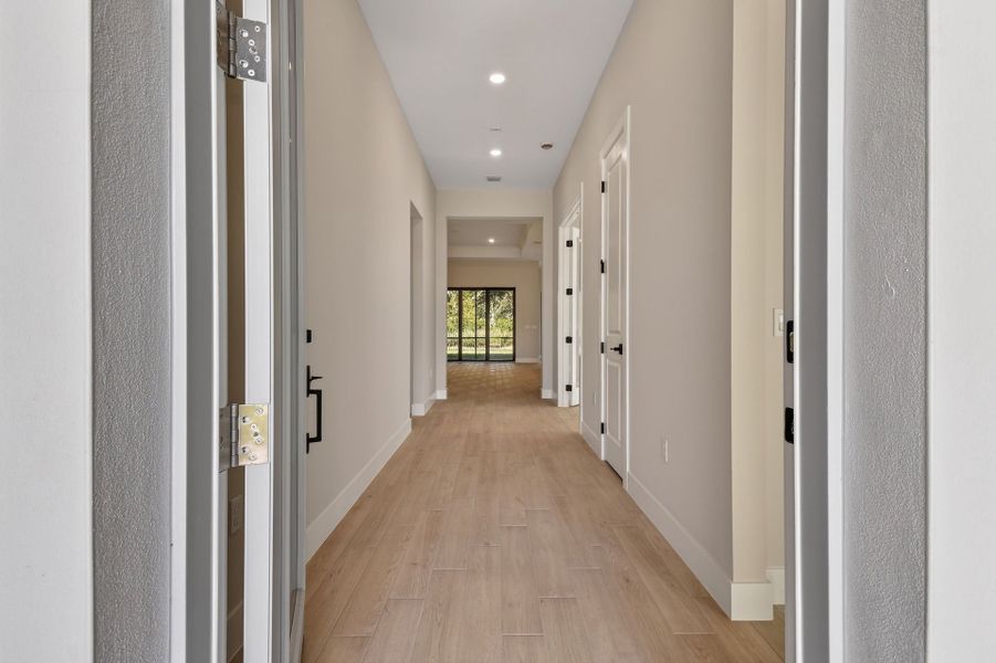 Spacious, unfurnished interior of a new home in Greyhawk Landing, Lake Worth (Image 29).