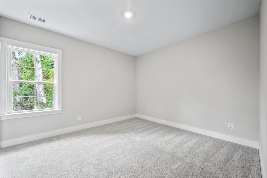 Spacious, unfurnished interior of a new home in Creek Pointe, Moncks Corner (Image 21).