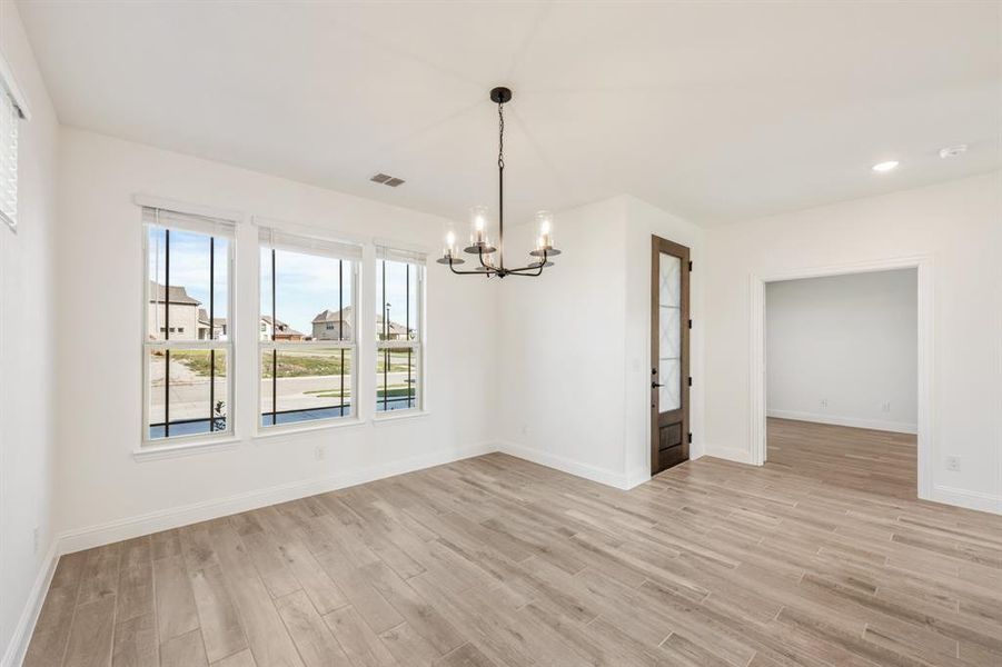 Spacious, unfurnished interior of a new home in Terracina, Rockwall (Image 36). Spacious, unfurnished interior of a new home in Terracina, Rockwall (Image 36).