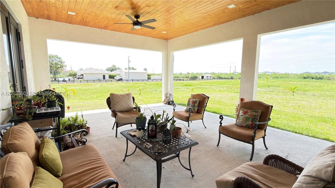 Exterior details and patio area of a home in , Loxahatchee (Image 29).