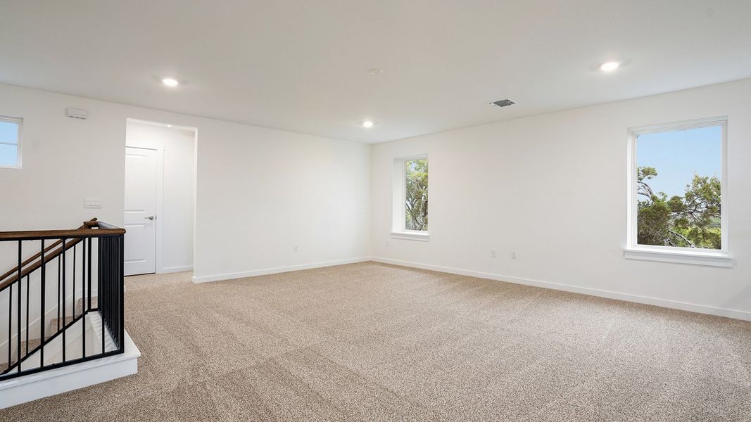 Spacious, unfurnished interior of a new home in Prairie Oaks, Oak Point (Image 14).