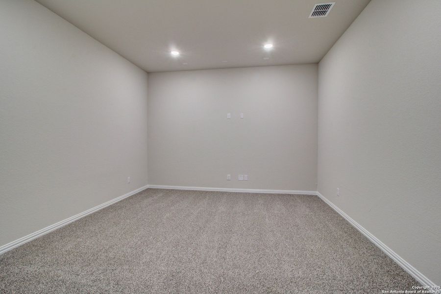 Spacious, unfurnished interior of a new home in Clear Creek, New Braunfels (Image 22). Spacious, unfurnished interior of a new home in Clear Creek, New Braunfels (Image 22).