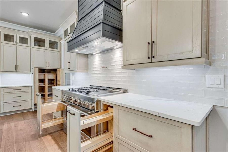 Furnished interior view inside a new home in , Gainesville (Image 17).