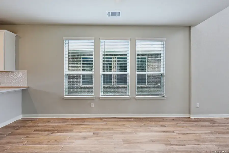 Spacious, unfurnished interior of a new home in Kallison Ranch, San Antonio (Image 11).