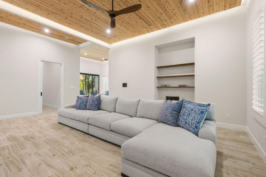 Furnished interior view inside a new home in , Tomball (Image 19).
