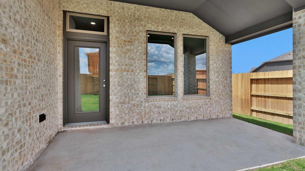 Exterior details and patio area of a home in Brookewater, Rosenberg (Image 3). Exterior details and patio area of a home in Brookewater, Rosenberg (Image 3).